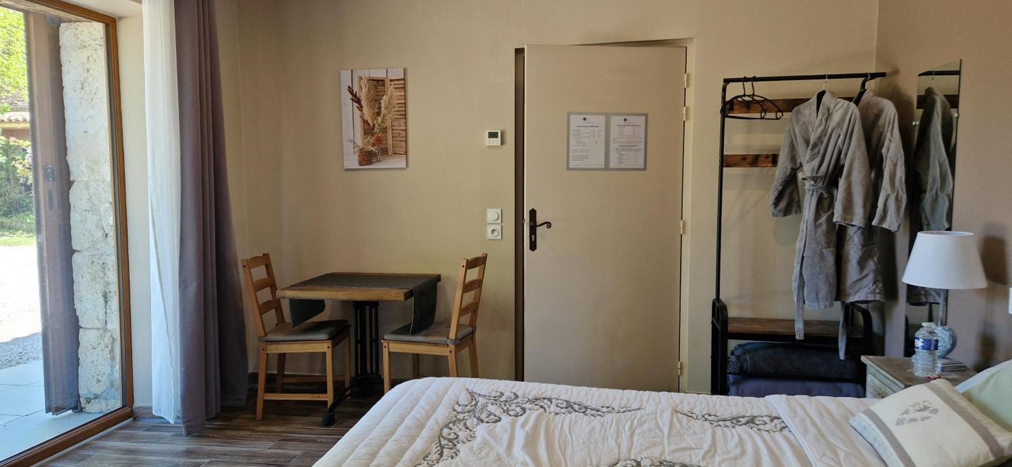 Bed and Breakfast Le Miroir Des Etoiles Pomport Exterior foto