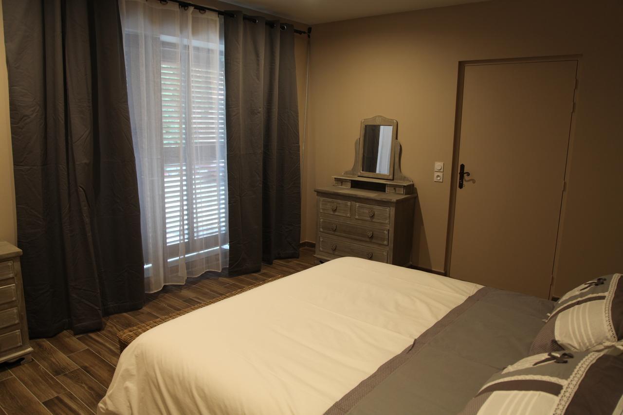 Bed and Breakfast Le Miroir Des Etoiles Pomport Habitación foto