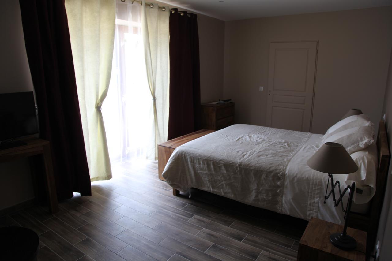 Bed and Breakfast Le Miroir Des Etoiles Pomport Habitación foto