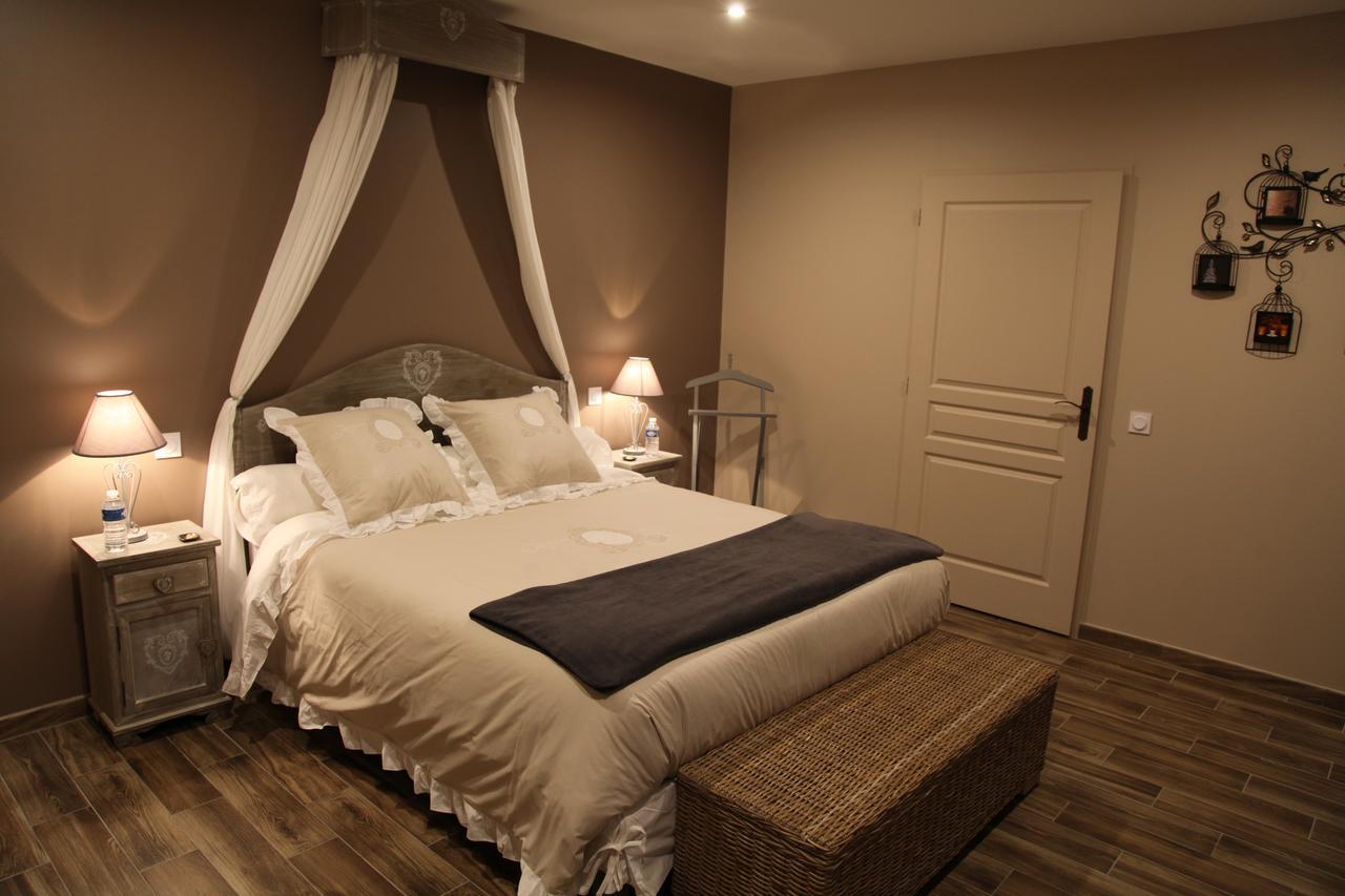 Bed and Breakfast Le Miroir Des Etoiles Pomport Habitación foto